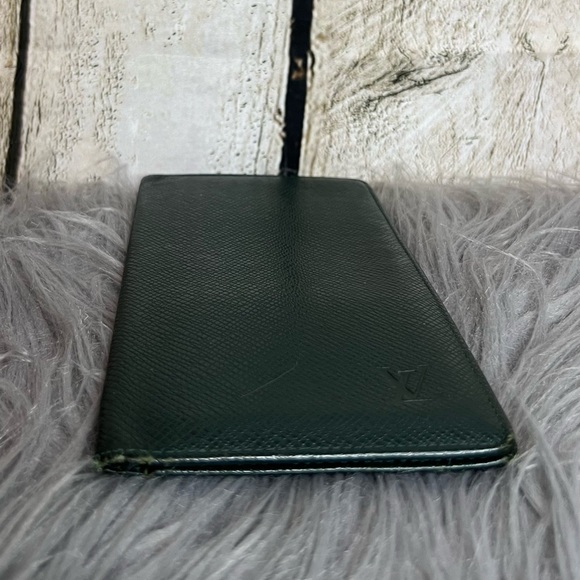 LOUIS VUITTON - taiga long wallet - Picture 4 of 11